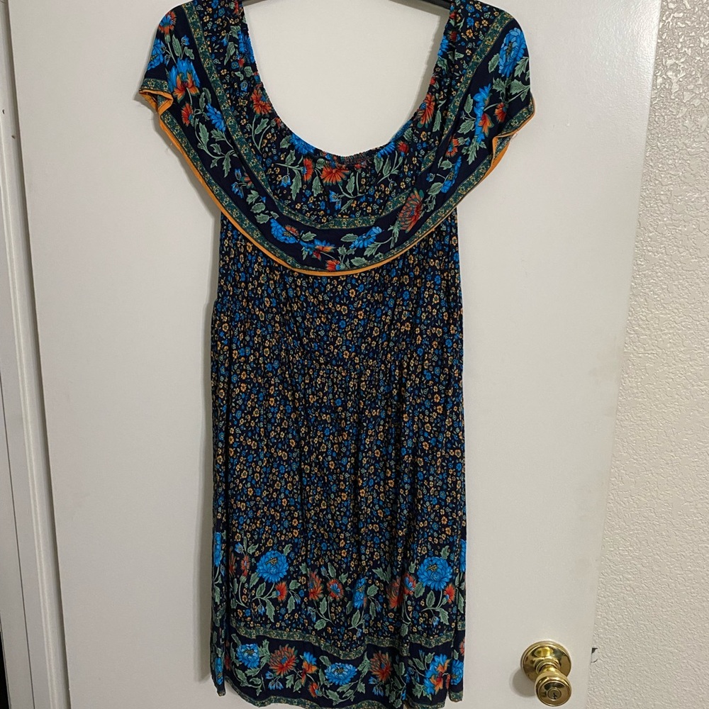 Sucrefas XL off the shoulder dress.